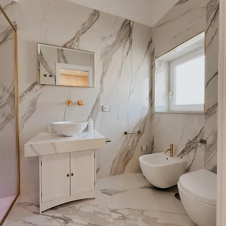 Nocleg ze śniadaniem Mida Luxury Neapol