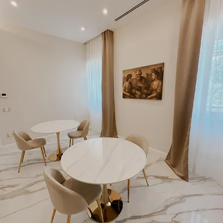 Mida Luxury Bed & Breakfast Neapol